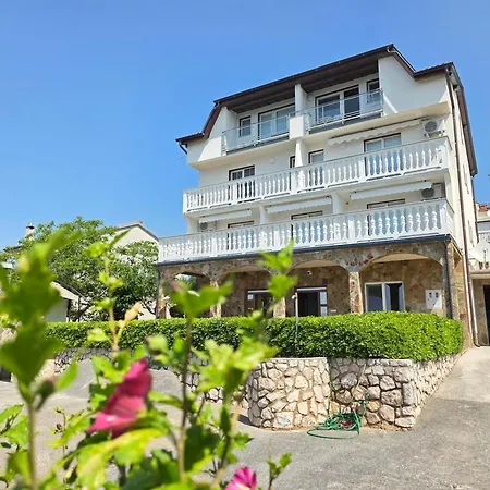 Anita 4 - 150m From The * نوفي فينودولسكي