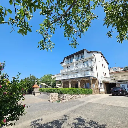 شقة Anita 4 - 150m From The *